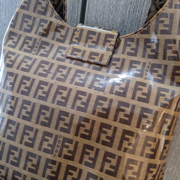 Fendi: Vinyl PVC Monogram FF Plate Baguette - Picture 17 of 17